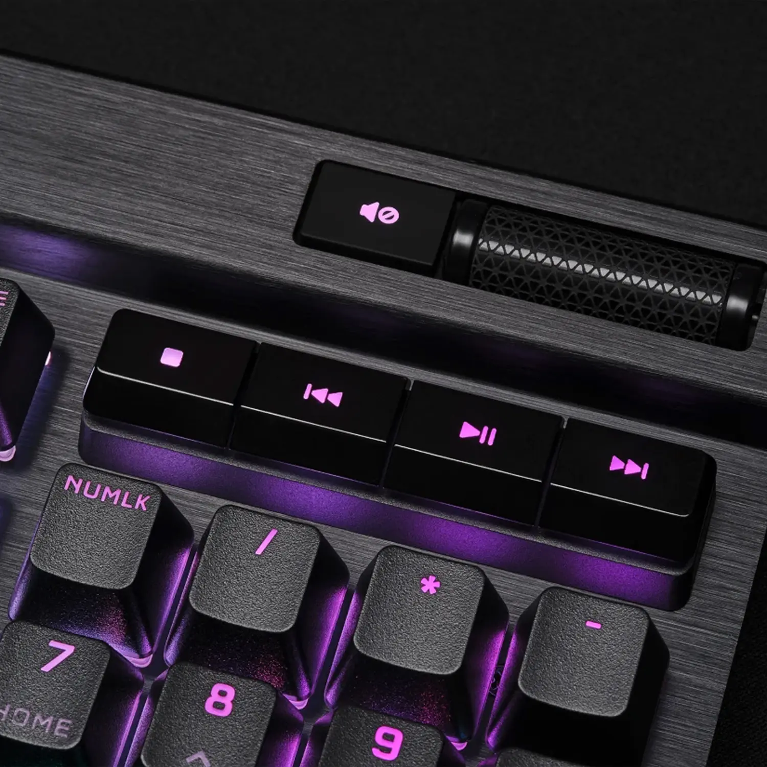 Corsair K70 RGB PRO Gaming Keyboard MX RED - Layout ITA - immagine 3
