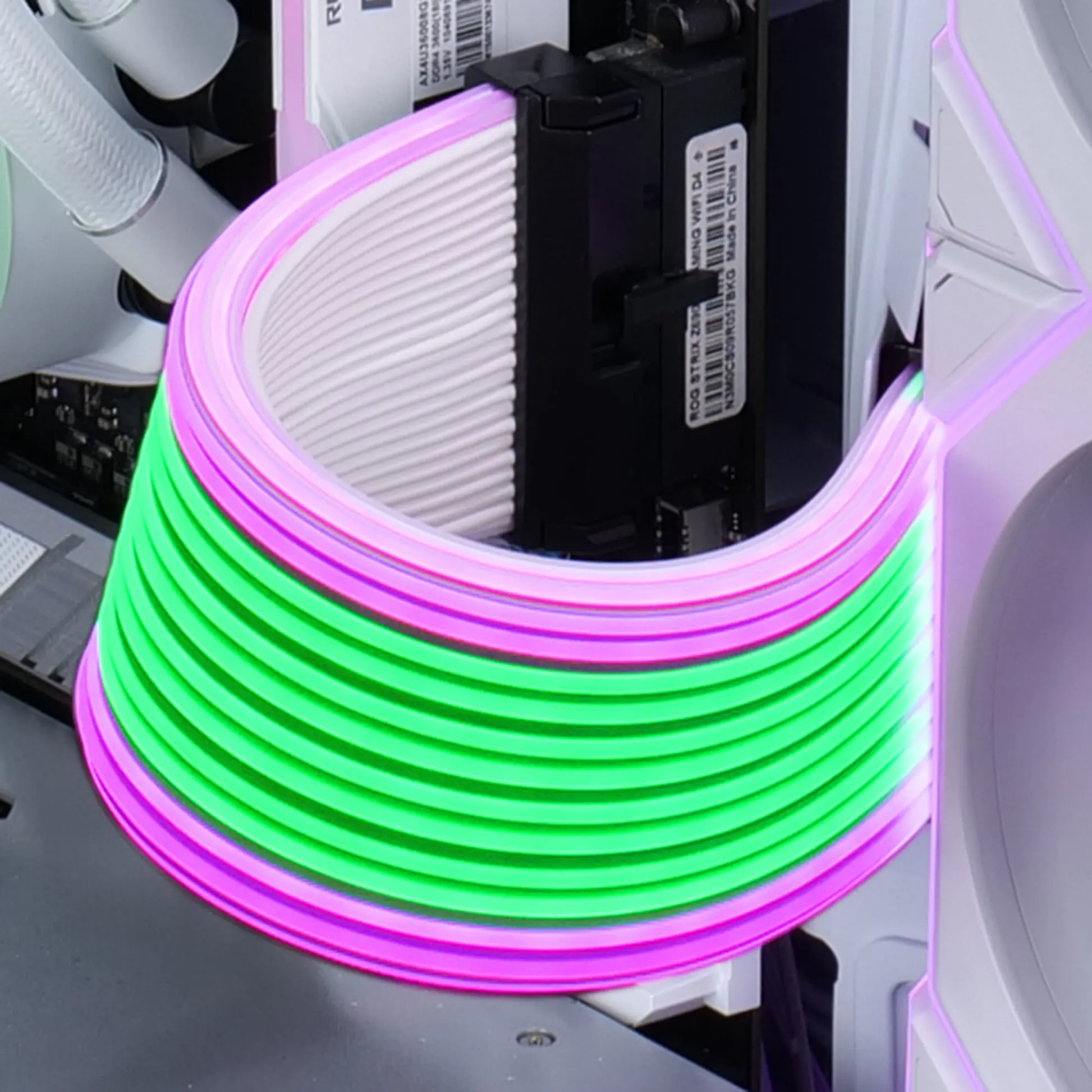 Lian Li Strimer Wireless 24-Pin RGB Cavo MB + Controller - immagine 5