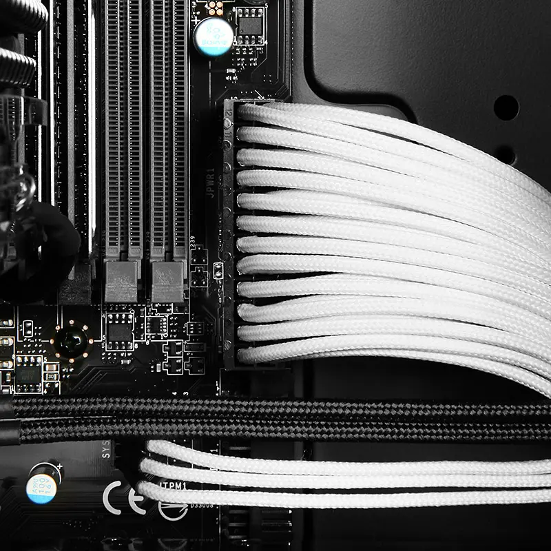 BitFenix Adattatore da Molex a SATA 45 cm - sleeved white/black - immagine 4