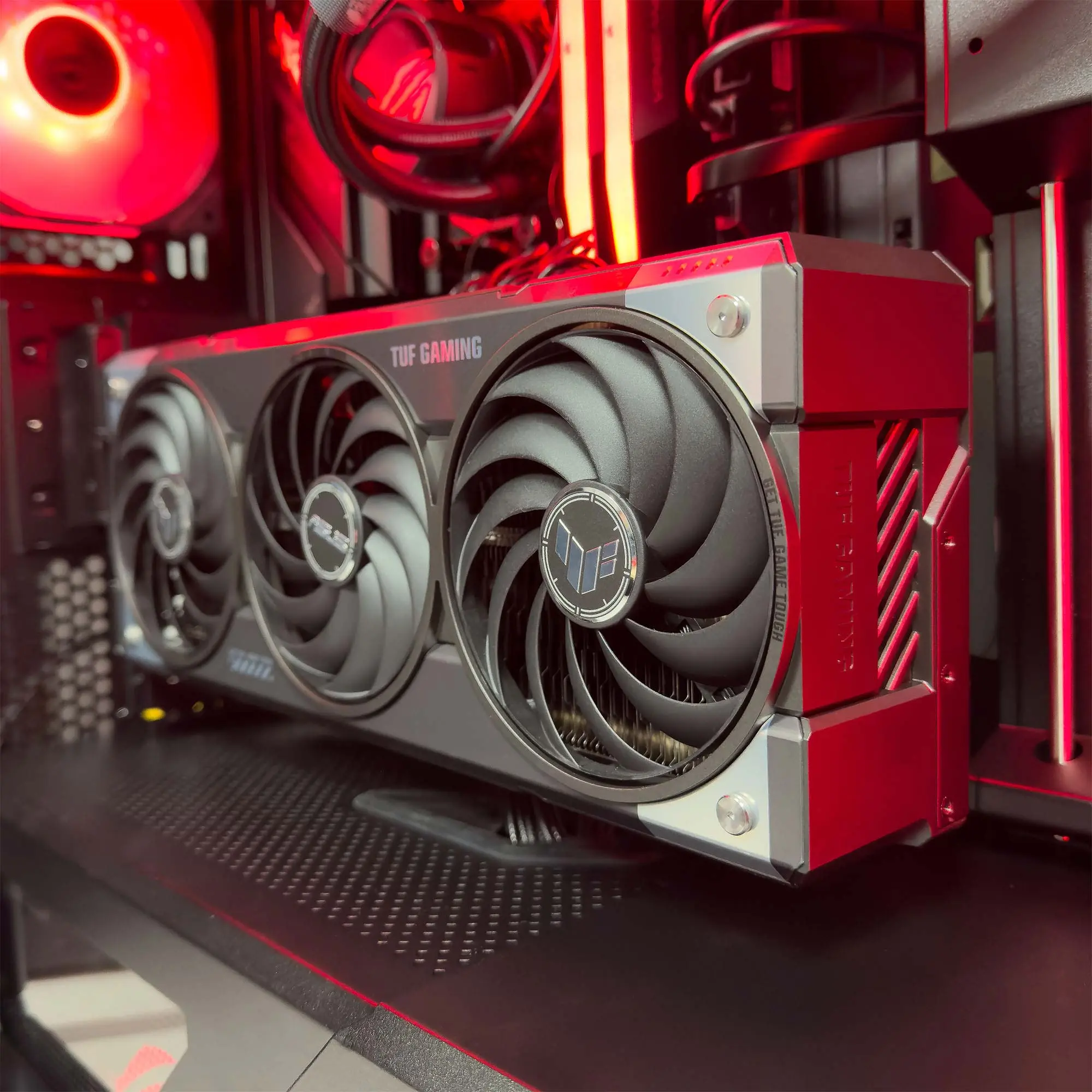 Drako Gaming Rig Vanthrax - Ryzen 7 9800X3D, RTX 5070 Ti, 32GB Ram - immagine 3