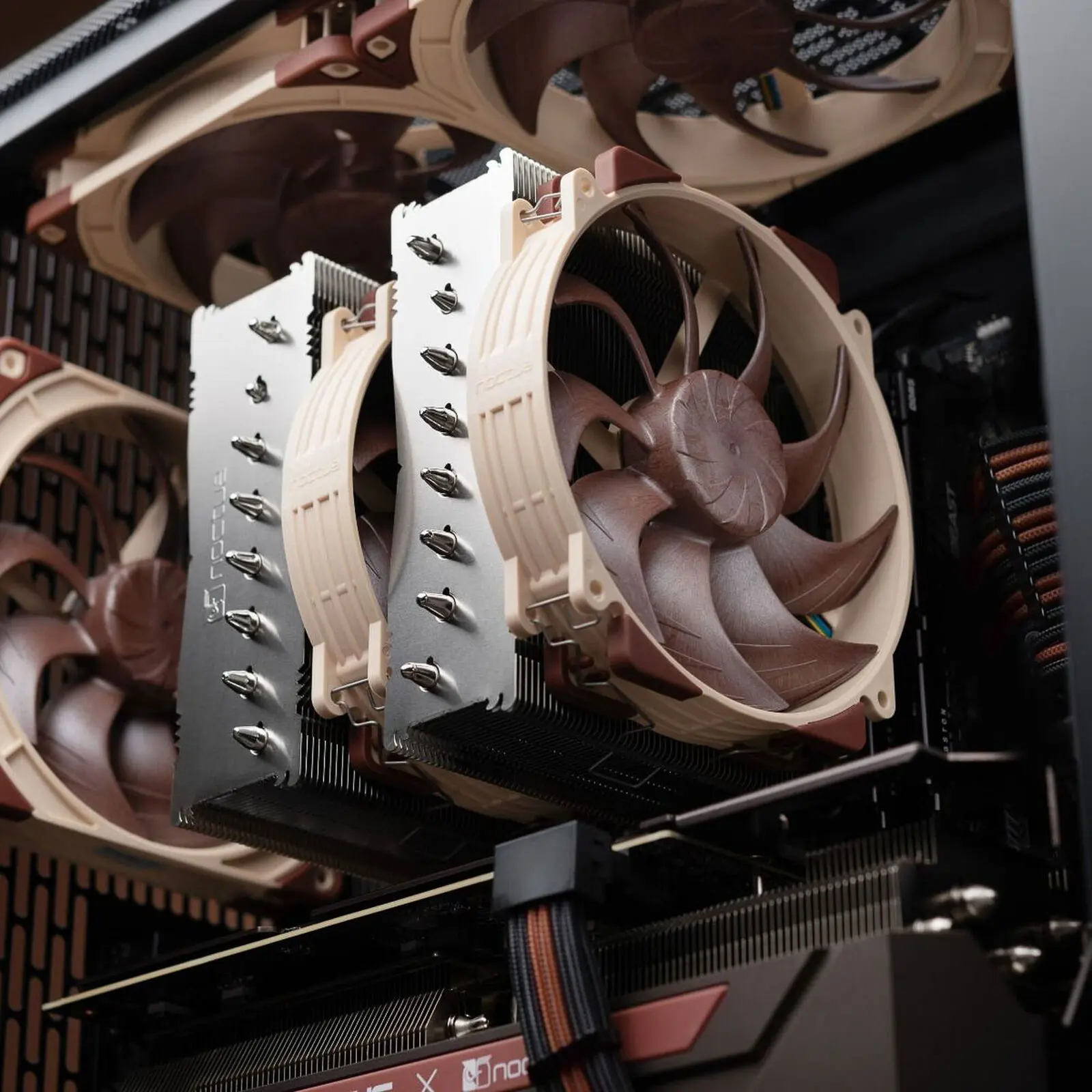 Noctua NH-D15 G2 HBC - Dissipatore ad Aria per CPU Dual Tower con 8 Heatpipe e 2 Ventole 140mm PWM - Beige - immagine 4