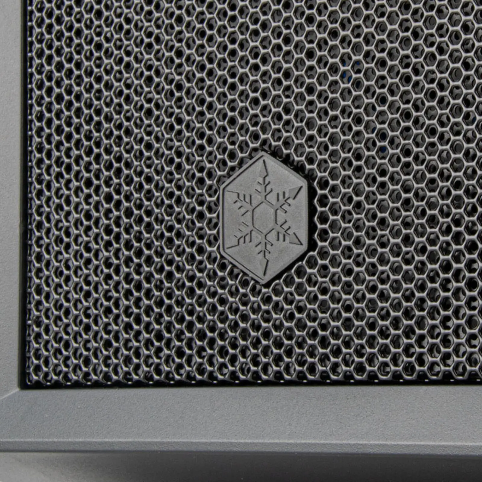 SilverStone Fara R311, Mini-Tower, Micro-ATX, Mesh - Nero - immagine 6